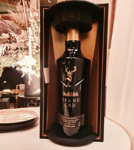 Imagen 4 de 10 de Whisky Glenfiddich Grand Cru 23 Años 700ml En Estuche