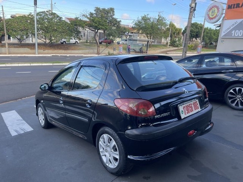 Imagem 4 de 10 de 206 1.4 Presence 8v Flex 4p Manual