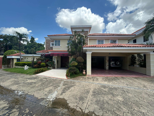 Casa En Venta En Las Praderas Santo Domingo