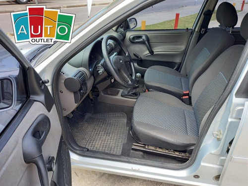 Chevrolet Corsa Super 2012 Gris Plata 4 Puertas