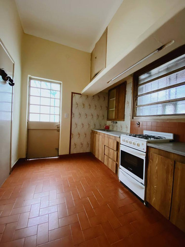 Casa En Venta En Caseros 1343