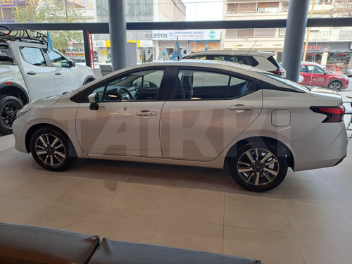 Nissan Versa 1.6 Advance At