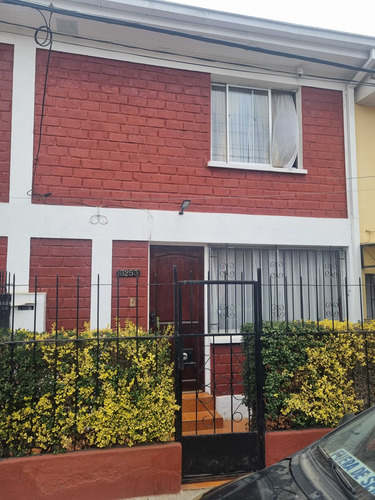 Casa De 2 Pisos En Gómez Carreño (84122)