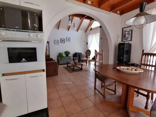 Casa De 2 Piso En Centro De Quilpue 4 Dormitorios 2 Baños