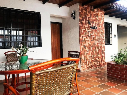 Imagen 3 de 11 de Preciosa Casa Amoblada En Urb La Floresta Av. Cancamure