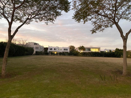 Imagen 4 de 5 de Excelente Lote En Barrio El Golf Nordelta