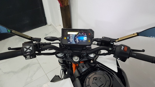 Duke 390