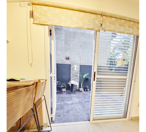 Departamento De 2 Ambientes, Con Patio Propio, En Venta. Apto Credito. Ciudad Evita