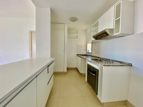 Imagen 10 de 30 de Increible Departamento De 3 Ambientes, 2 Baños, Con Gran Terraza Al Lago, Portezuelo Nordelta!