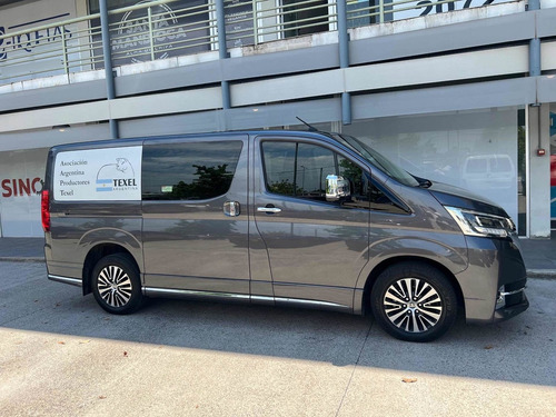 Imagen 6 de 12 de Toyota Hiace 2022 2.8 Tdi Wagon 6at 10a