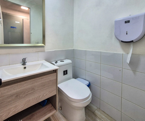 Clinica En Venta | 3 Estacionamientos | Permisos