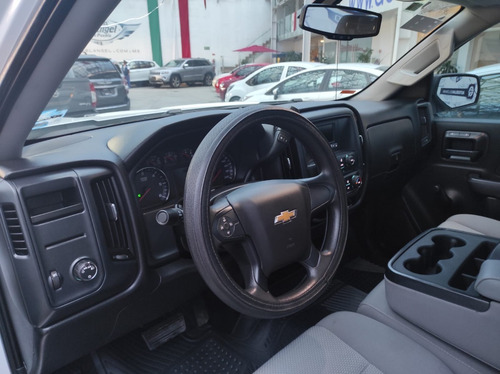 Imagen 8 de 11 de Chevrolet Silverado 2017