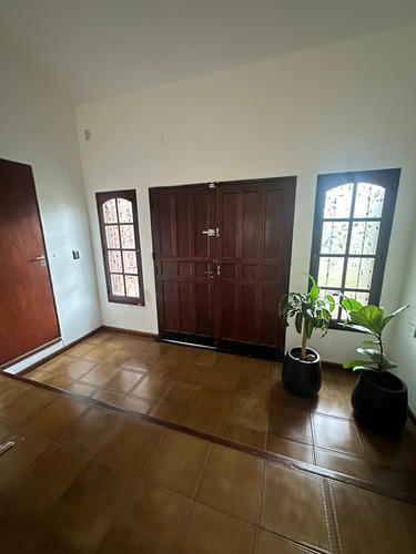 Casa Venta Arguello Amplia 3 Dormitorios Patio Enorme Pileta