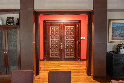 Exclusivo.zona Punta Carretas,bulevar Artigas Frente Al Golf Y A 200 Metros De Rambla Y Shopping.todo Un Piso De 330 M2,recepción, Amplia Terraza, Comedor, Doble Estar,4 Dorm.4 Baños.servicio.2 Gges.
