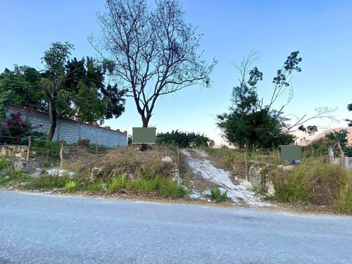 Terreno Campestre En Venta De 1,359.28 M2 En Campiñas Del Ca