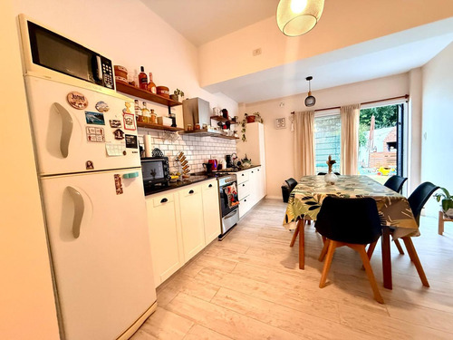 Venta. Haedo. Casa . Lote Propio. 3 Ambientes. Piscina. Planta Baja