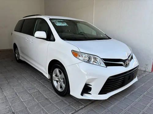 Toyota Sienna 3.5 Le At