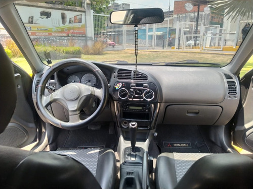 Imagen 8 de 9 de Mitsubishi Signo