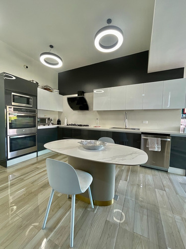 Apartamento Remodelado En Venta 240 M2 Con Terraza En Mirador De Los Campitos