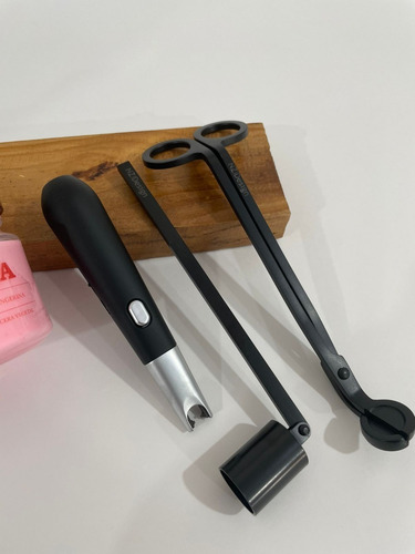 Imagem 2 de 3 de Kit Vela Aromática Mais Acessórios - Manga Com Tangerina