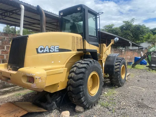 Cargador 7 Ton. Tiene Valde Y Espejo Con Uñas Tipo Montacarg