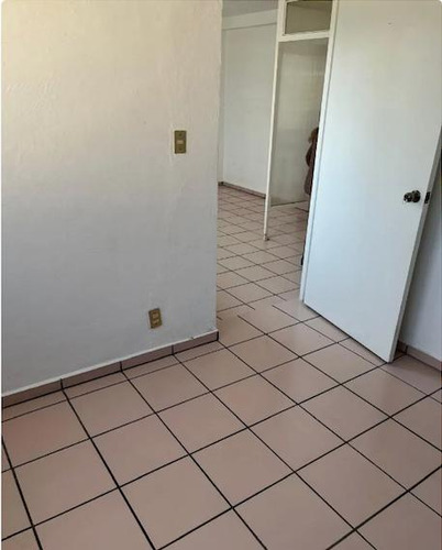 Con Potencial, Para Renta, Remodelación O Inversión, Unidad Modelo