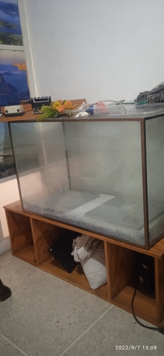 Vendo Acuario Grande De 160 Litros De Agua (Usado)