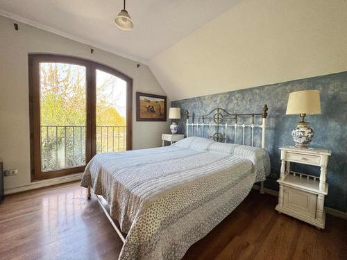 Impecable Venta Los Castaños A Pasos Colegió Newland