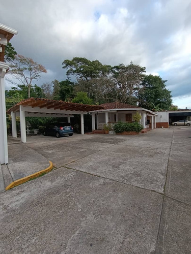 Casa En Venta En El Cojunto Privado Portal De Bellavista , Pueblo Nuevo