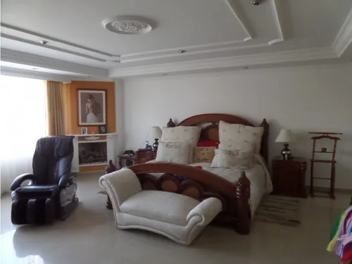 Vendo Lujosa Casa En La Esmeralda