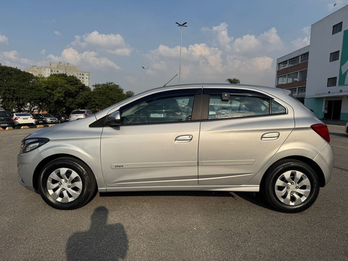Chevrolet Onix HATCH LT 1.0 8V FlexPower 5p Mec.