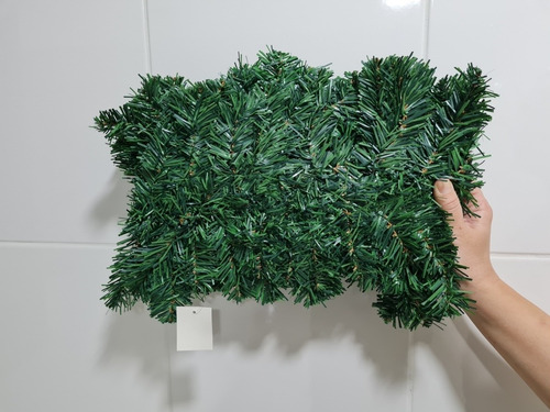 Imagem 2 de 4 de Festão Natal Aramado Verde 2,70 Metros - 180 Galhos