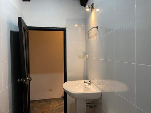 Imagen 8 de 9 de Casa En Renta De 3 Habitaciones En Jocotenango