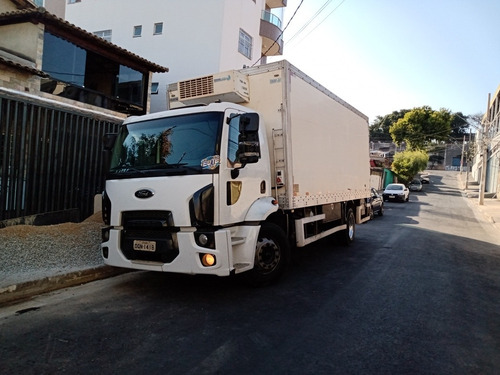 Imagem 3 de 12 de Ford Cargo 1719