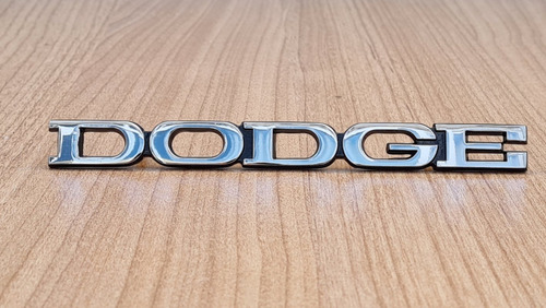 Dodge Rt , Emblema Do Porta Malas E Capô.