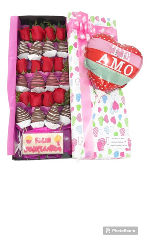 Arreglo Floral Caja Rosas + Fresas Chocolate Domici Incluido