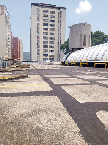 Vende Centro Comercial Avenida Bolivar De Valencia