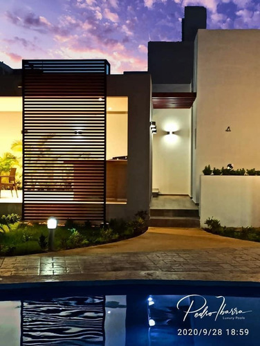 Imagen 5 de 16 de Casa En Venta Super Espaciosa En Venta Y A Super-precio En