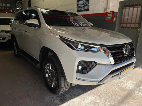 Imagen 1 de 13 de Toyota Sw4 2021 2.8 Srx 177cv 4x4 7as At
