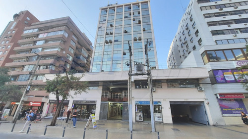 Providencia Luis Thayer Ojeda / Metro Tobalaba