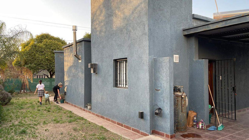 Unquillo , Venta ,hermosa Casa Dos Dormitorios , Cochera Y Piscina