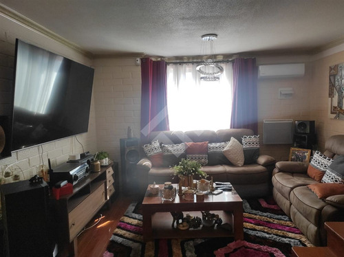 Casa En Venta De 4 Dorm. En Maipú