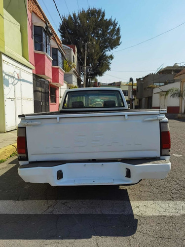 Nissan Np300 Estaquitas