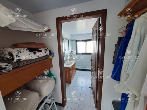 Vende Casa Impecable De 2 Plantas, 3 Dormitorios, Parrillero Y Piscina, Ubicada En Sauce De Portezuelo.