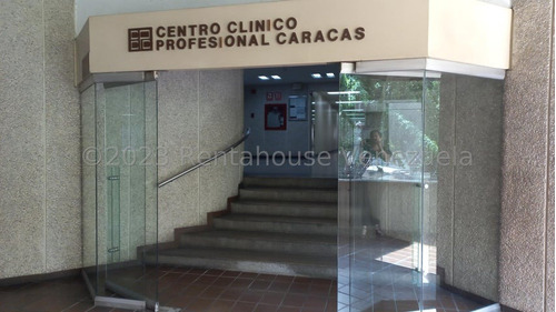 Consultorio Mèdico Ubicado En Prestiogiosa Clinica De La Ciudad 23-30945