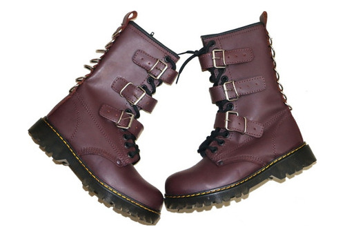 Bota Gothic Rock Hebilla 13 Bullet Metálica