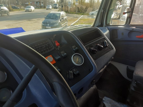 Imagen 5 de 11 de Mercedes Benz 1634 2005 A Bomba Eje Neumático Rentaltrucks