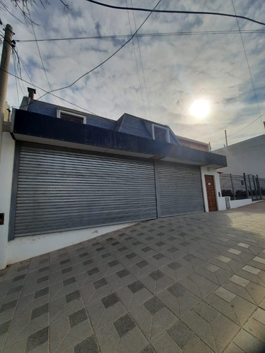 Excelente Local En Alquiler. Barrio General Paz