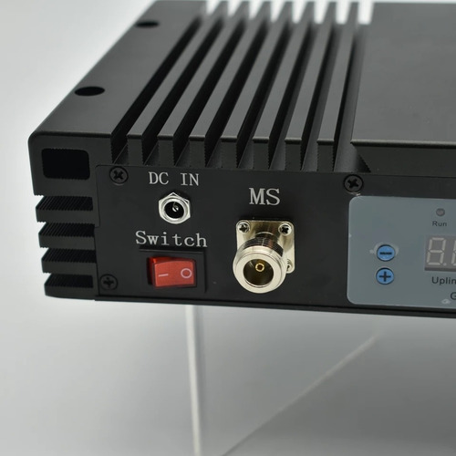 Repetidor Sinal Modelo Novo 850mhz 12v 3w 85dbi