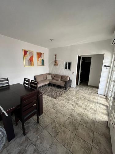 Casa En Venta En Col. Cuauhtemoc De Un Solo Nivel Con Jardín